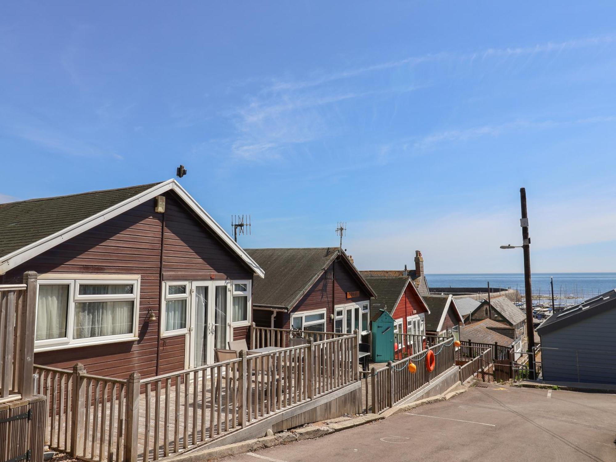 Granny'S Teeth Villa Lyme Regis Exteriör bild